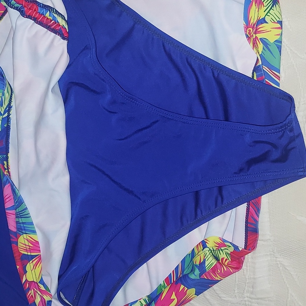 Tankini Swimwear Set - Picture 8 of 12